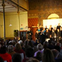 2016-05 Vystúpenie holanďanov v synagoge na sviatok Nanebovstúpenie Pána